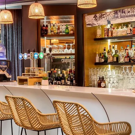 Western Paris 4*