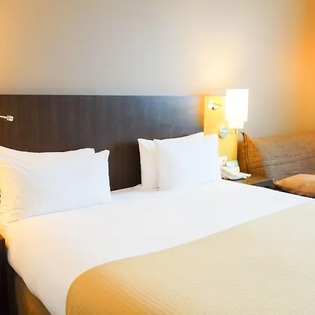 Aiden By Western Paris Cdg 4*