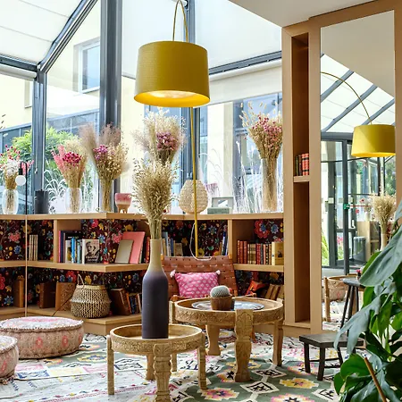 Aiden By Western Paris Cdg 4*